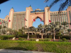 美國關(guān)稅重創(chuàng)，中國企業(yè)如何突圍?